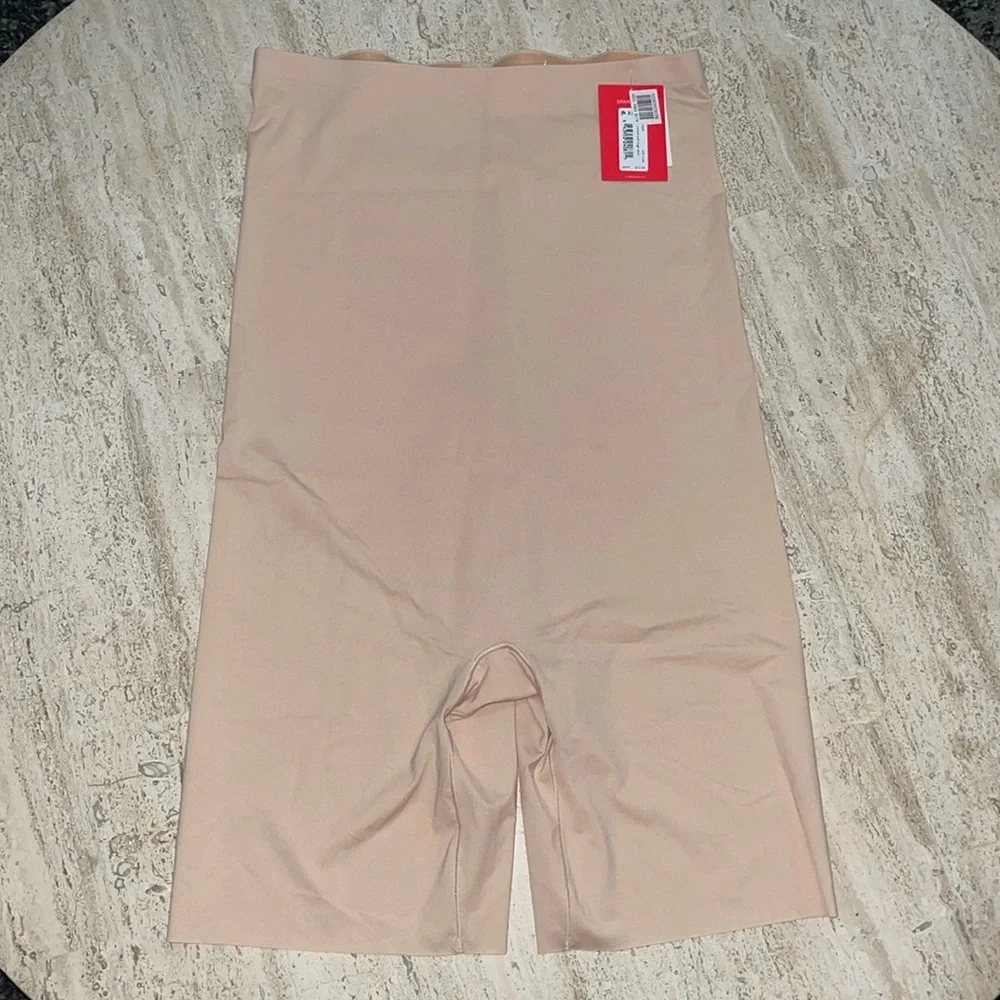 SPANX Thinstincts® High Waist Mid-Thigh Shorts in Soft Nude Sz XL Closes Gasset. - Picture 6 of 17